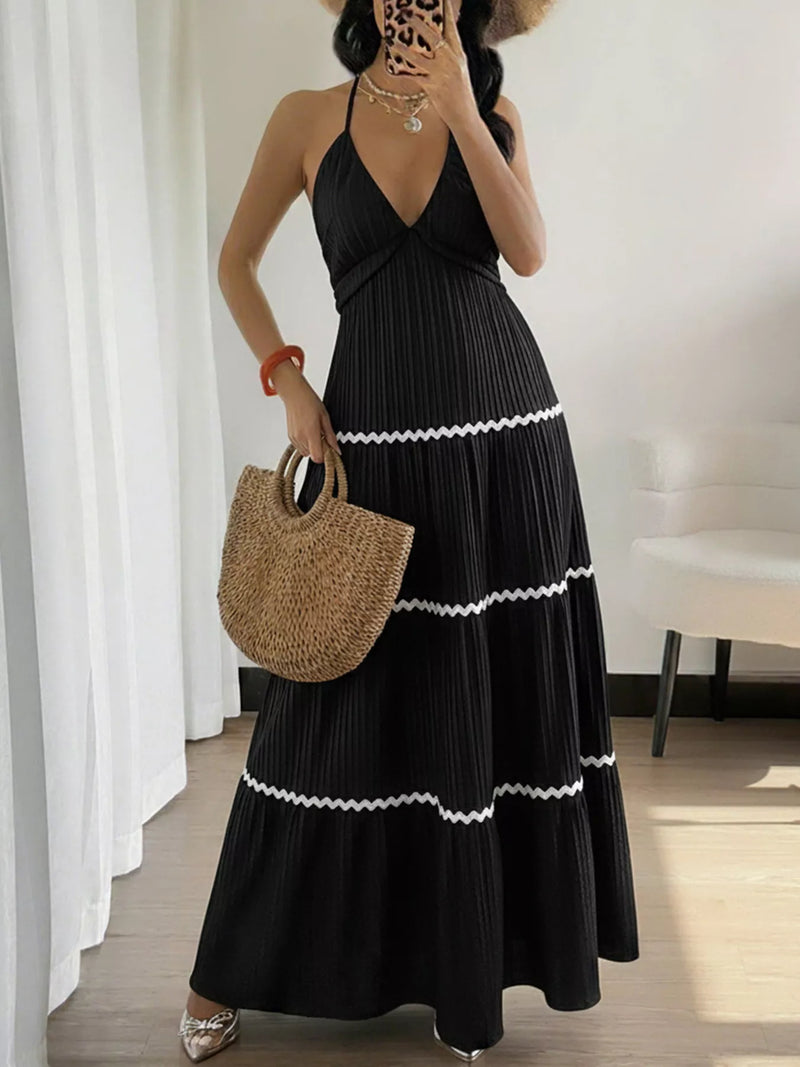 Halter Neck Pleated Maxi Dress Black / L Halter Neck Pleated Maxi Dress Black / L